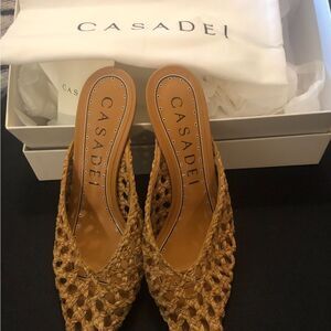 Casadei Versilia
woven faux leather upper pointed toe mules heels